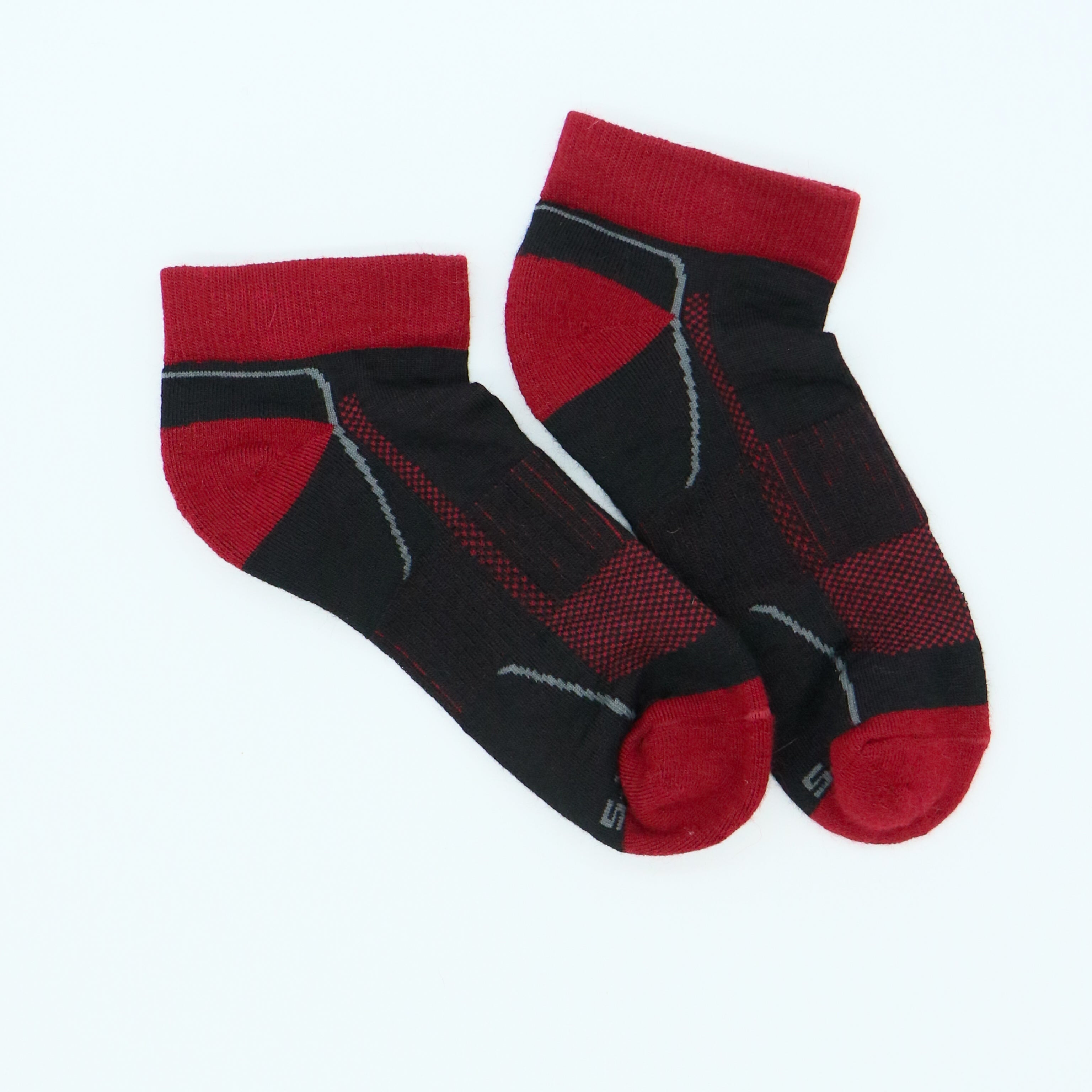 Experience Comfort and Versatility with Unisex Shorty Athletic Socks