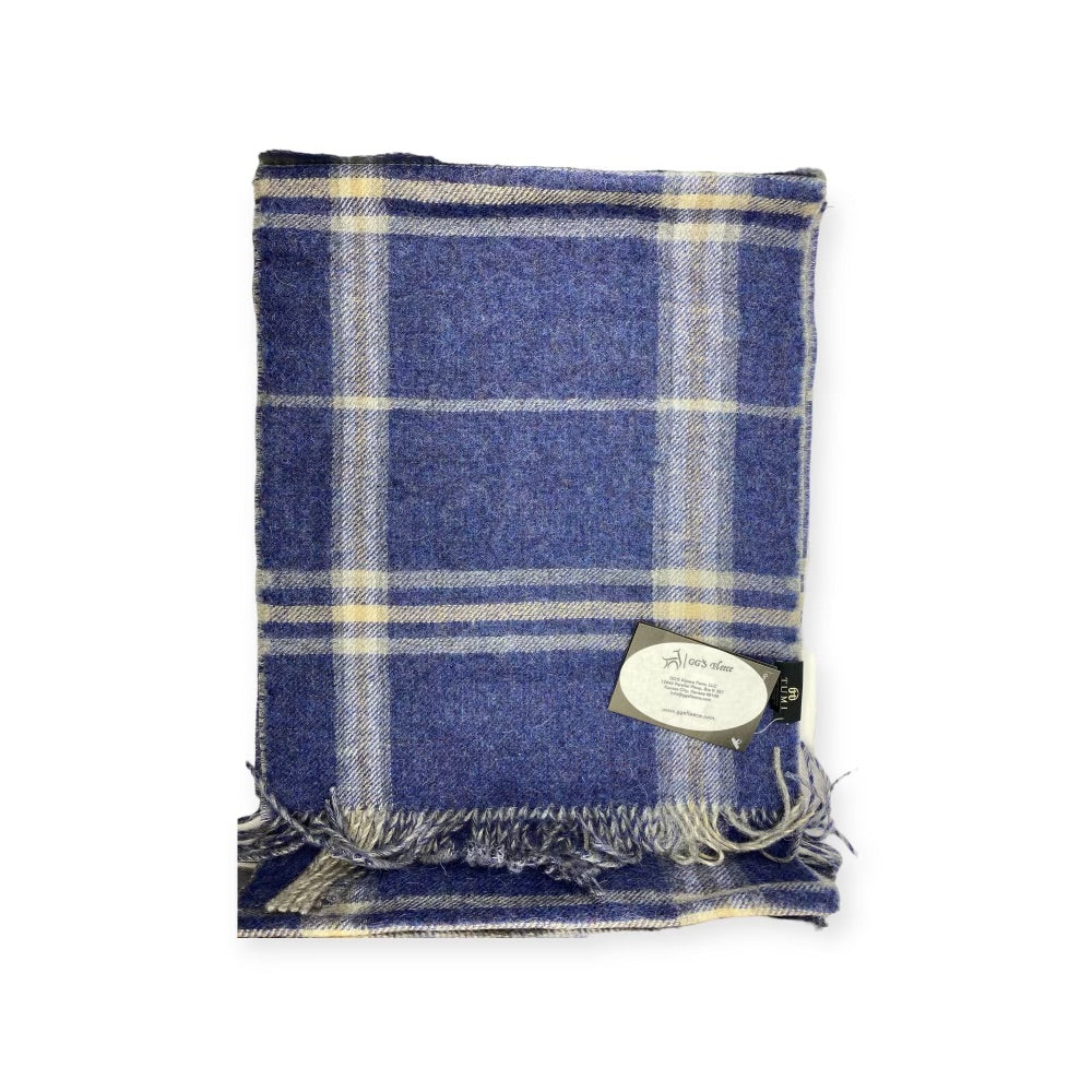 Discover Luxury and Comfort with 100% Baby Alpaca: Tumi Square Pattern Delights Await!"
