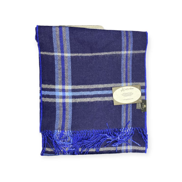 Discover Luxury and Comfort with 100% Baby Alpaca: Tumi Square Pattern